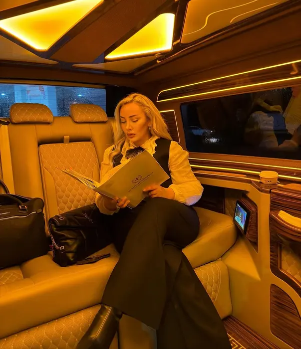 Reading a case file while travelling