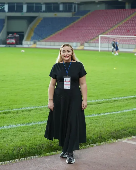 Sahra Düzgün Tucel on the pitch at Mersin Stadium